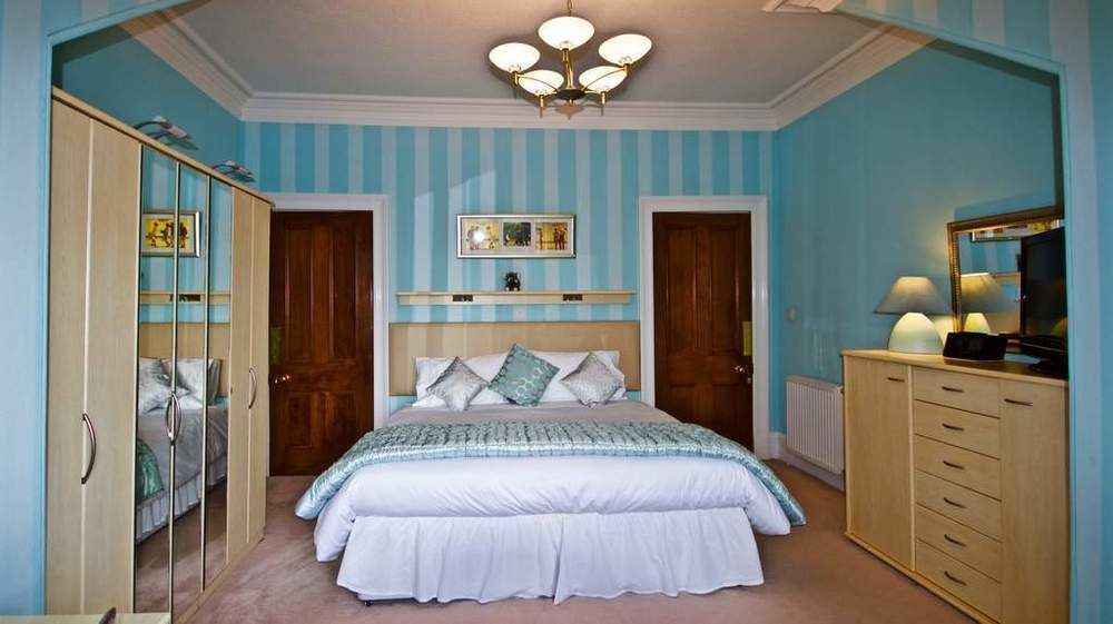 Muirholm Bed And Breakfast Paisley Bagian luar foto