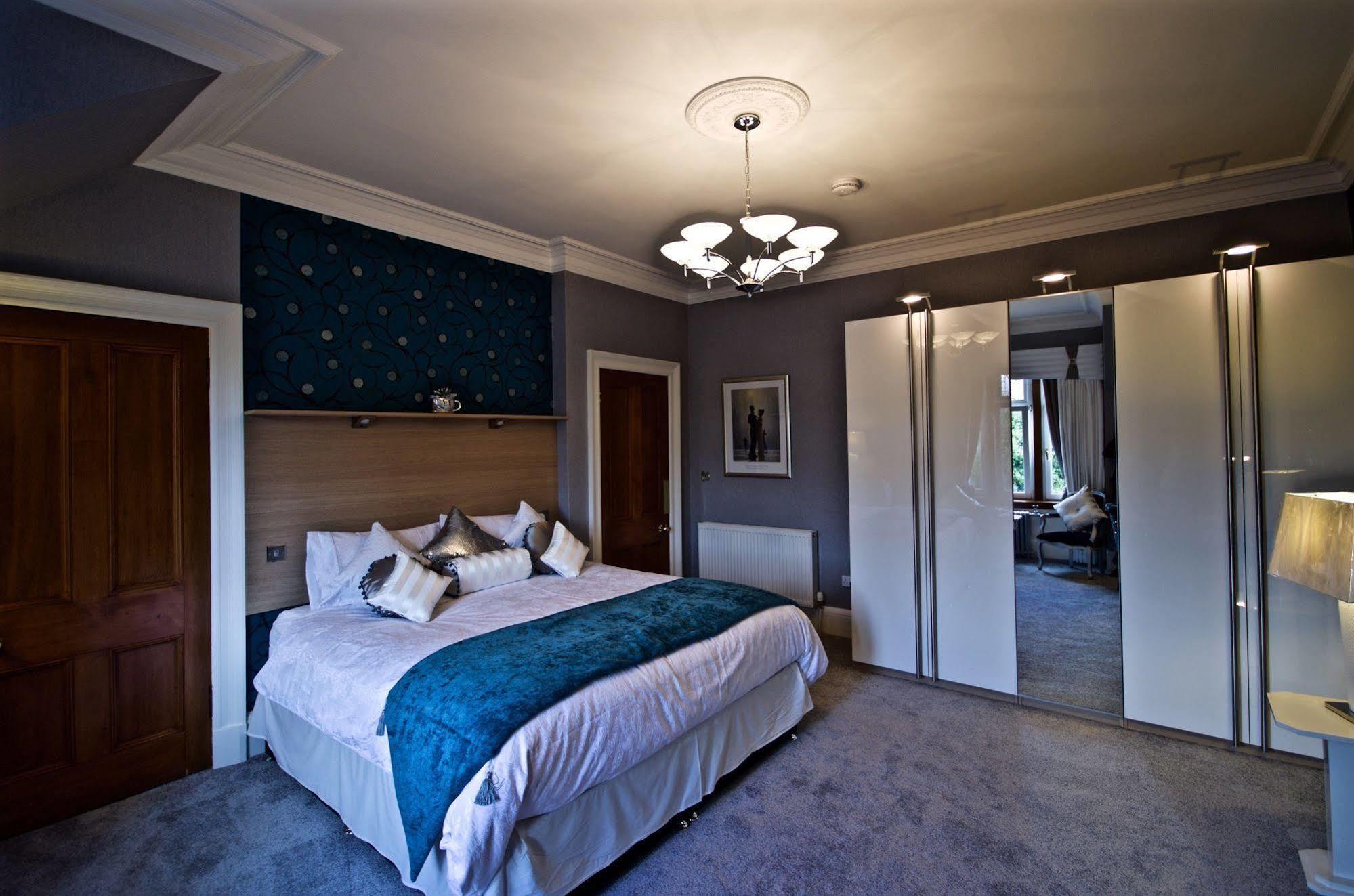 Muirholm Bed And Breakfast Paisley Bagian luar foto