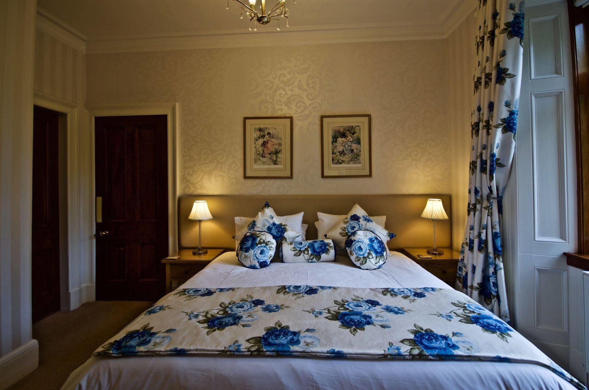 Muirholm Bed And Breakfast Paisley Bagian luar foto